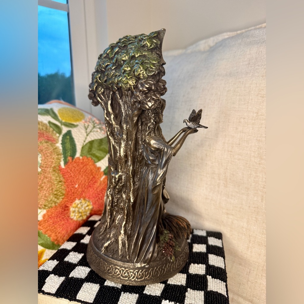 Bronze-Tone Goddess Home Art Sculpture - Decorative Figurine - Picture 6 of 9